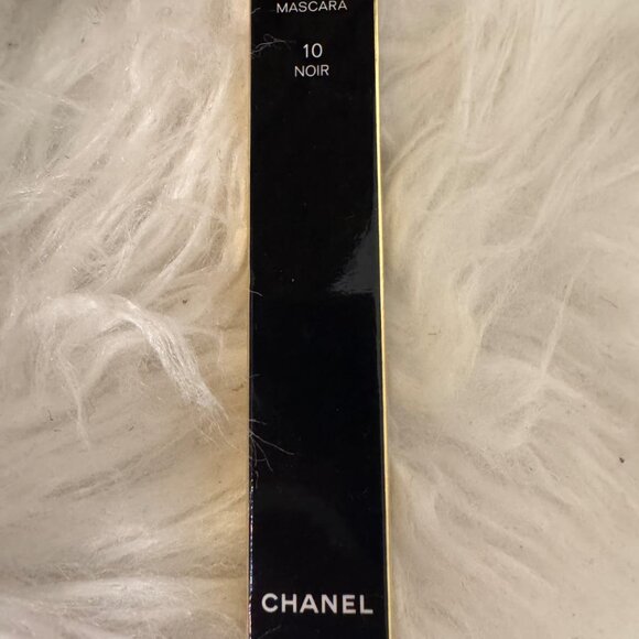 NOIR ALLURE Mascara - Picture 2 of 4